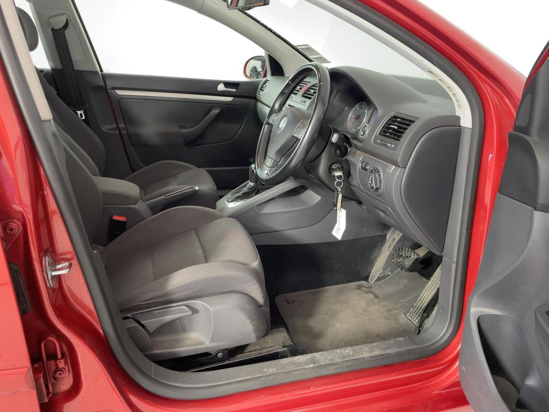 Photo '16' of Volkswagen Golf