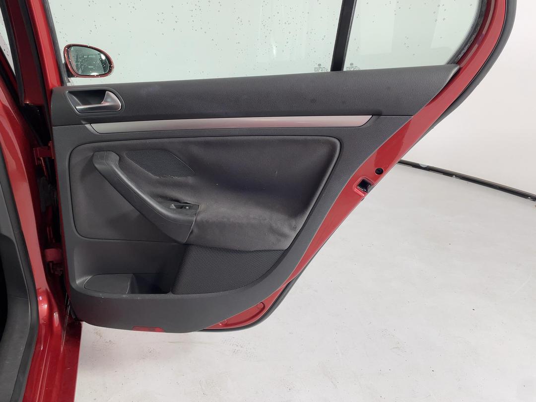 Photo '19' of Volkswagen Golf