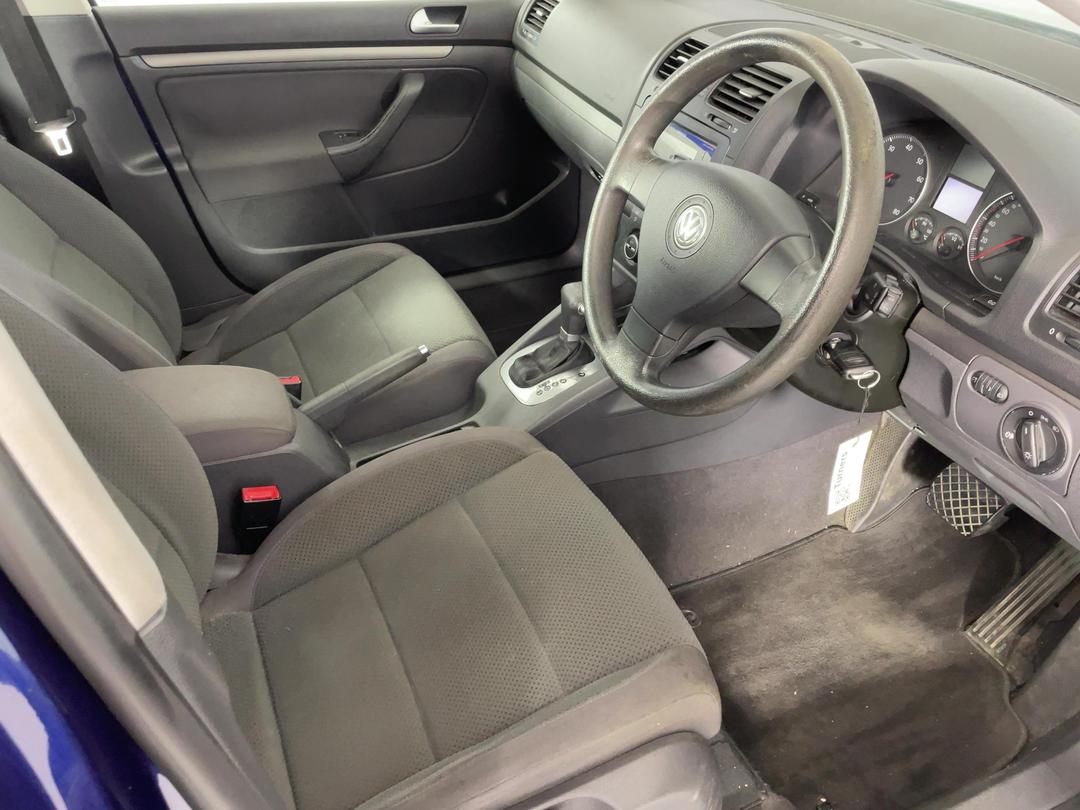 Photo '16' of Volkswagen Golf