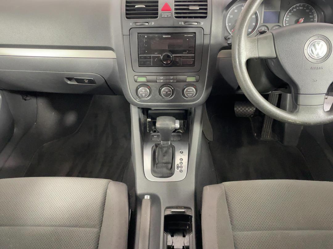 Photo '18' of Volkswagen Golf