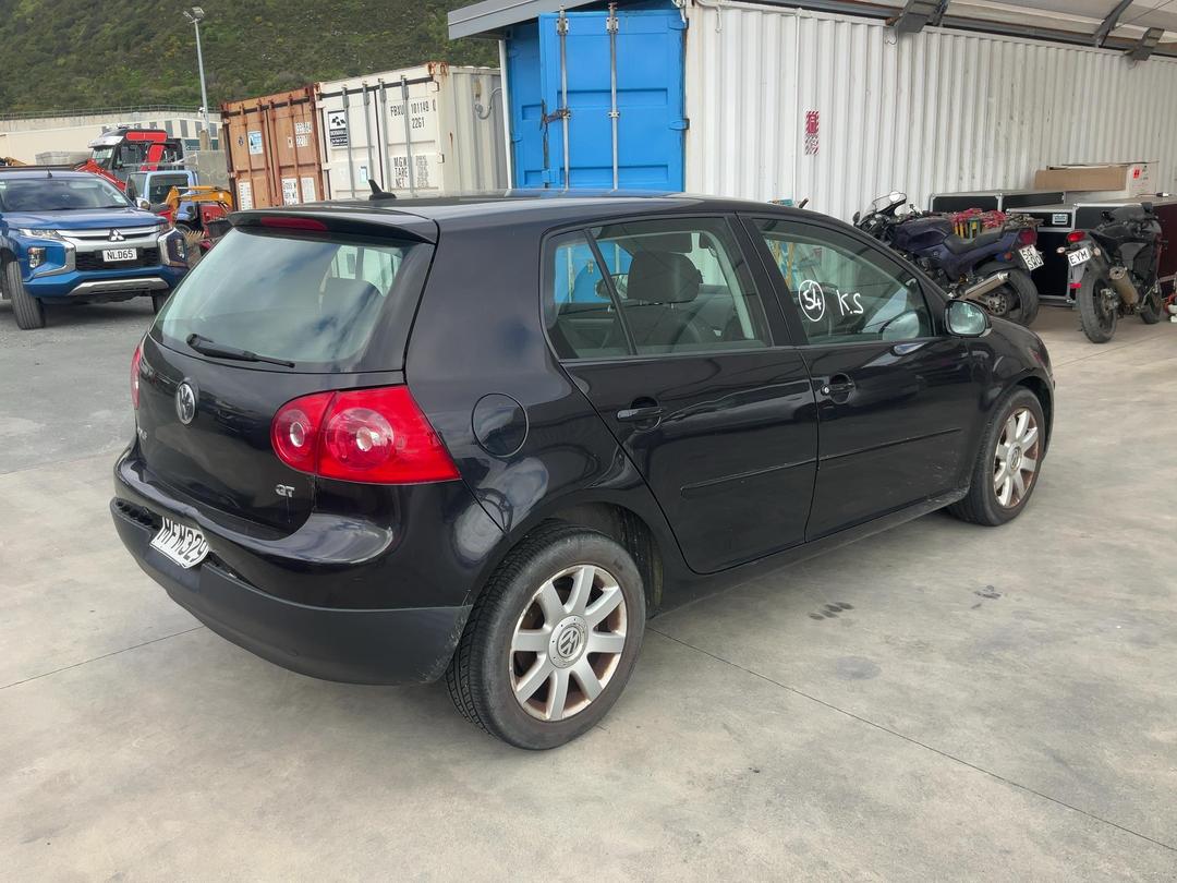 Photo '8' of Volkswagen Golf Photo '8' of Volkswagen Golf