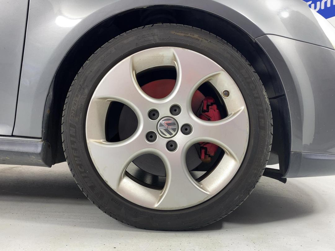 Photo '9' of Volkswagen Golf