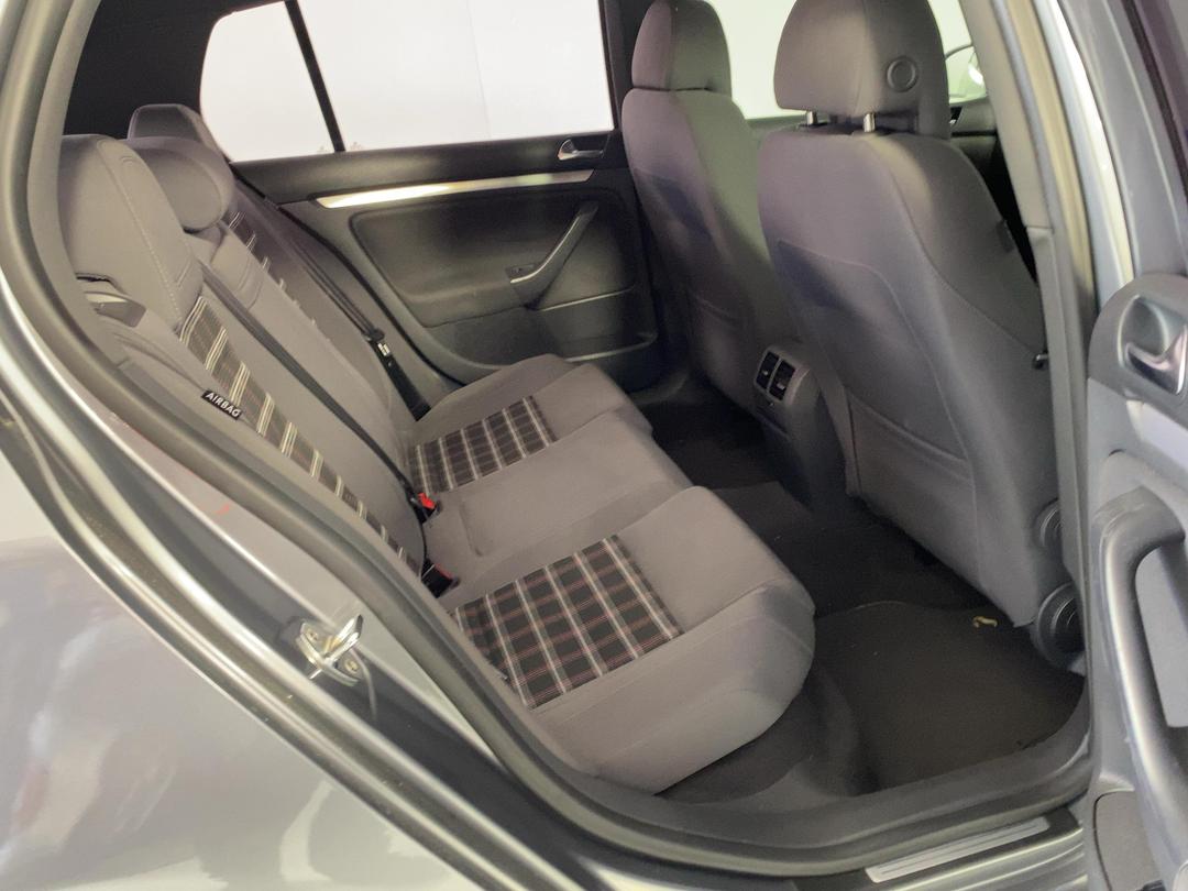 Photo '20' of Volkswagen Golf