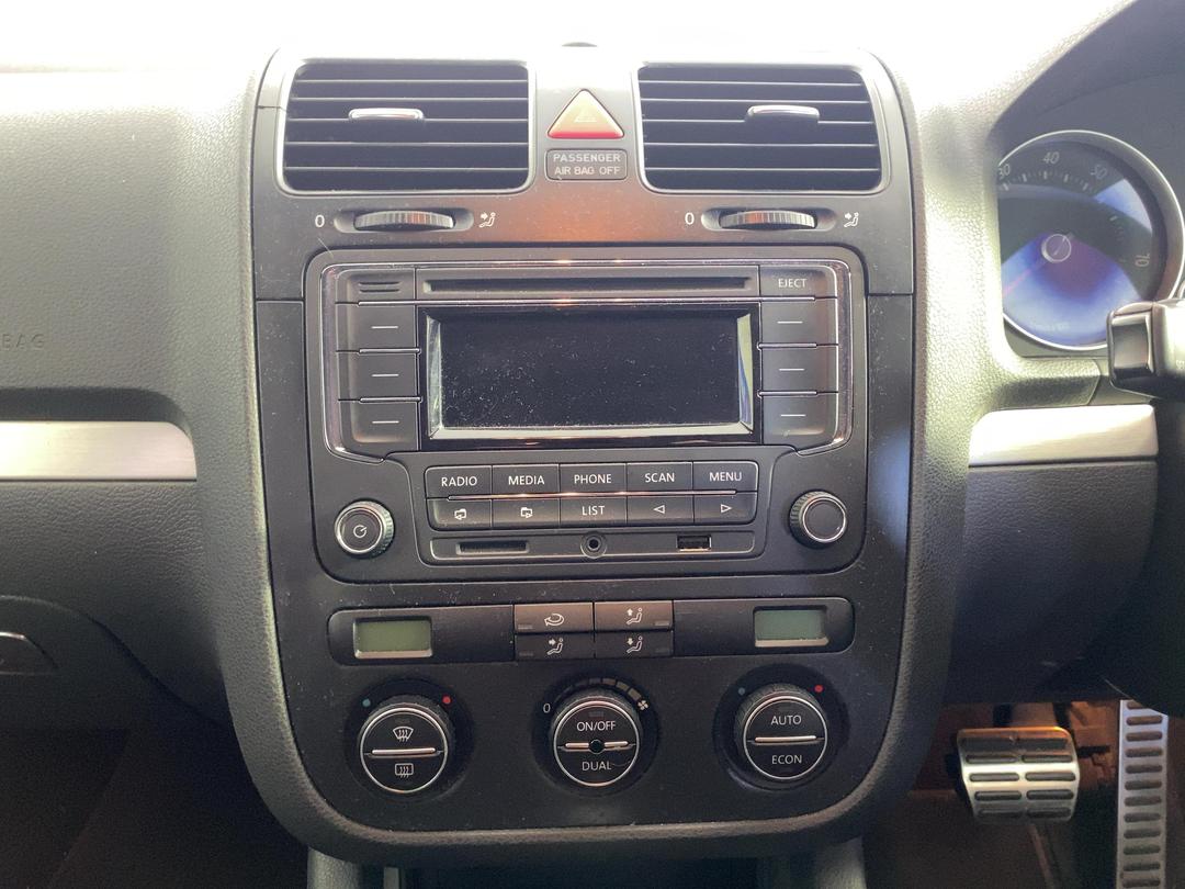 Photo '18' of Volkswagen Golf