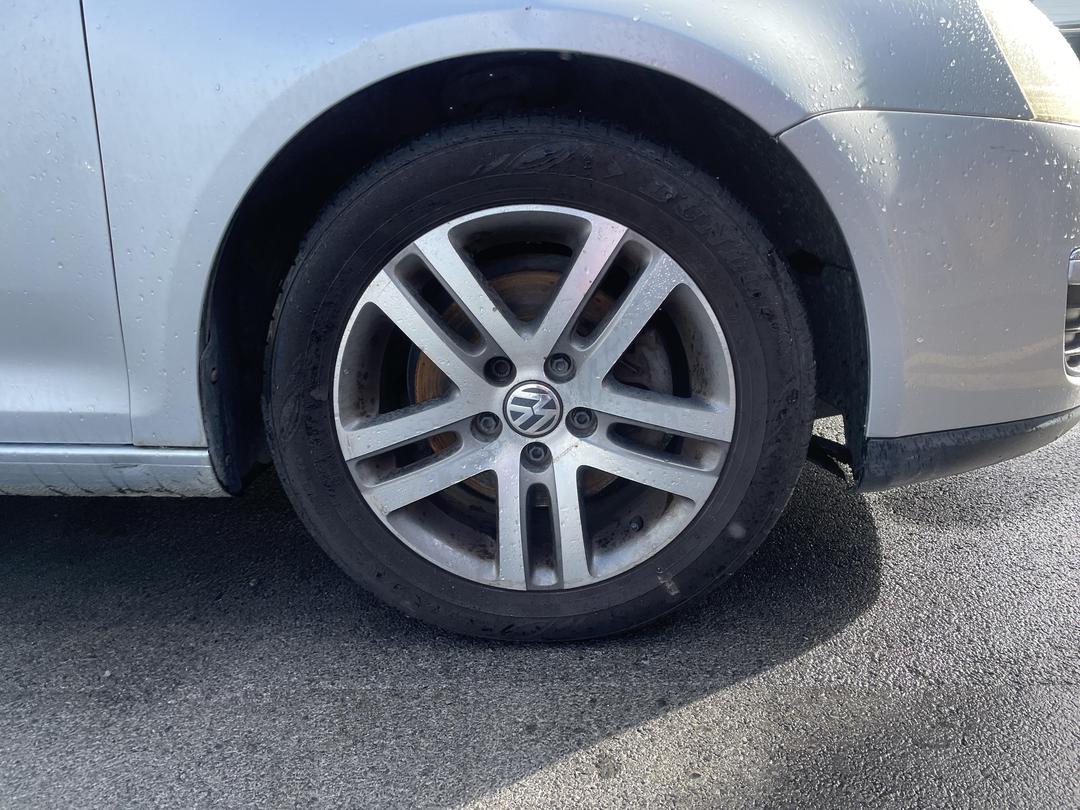 Photo '2' of Volkswagen Jetta