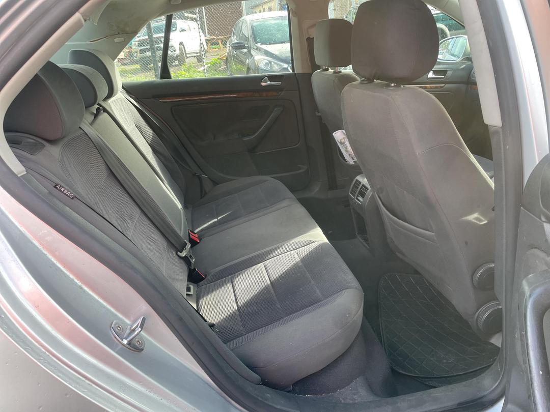 Photo '18' of Volkswagen Jetta