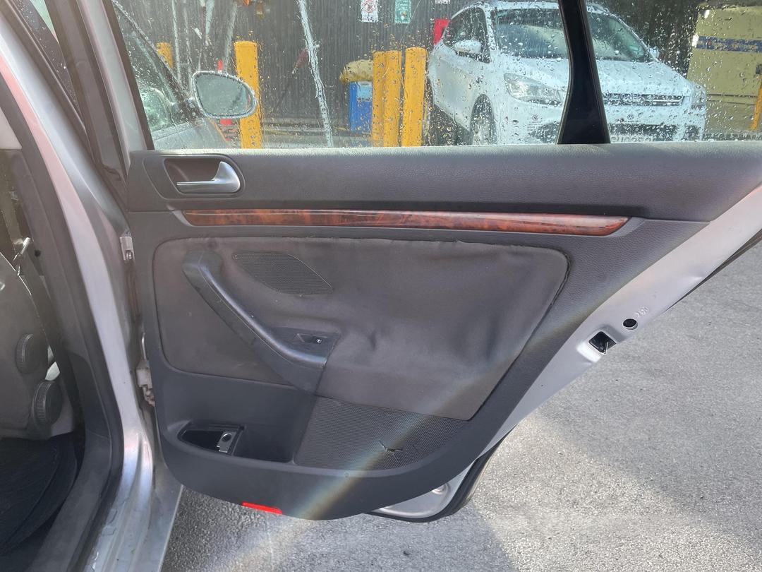 Photo '17' of Volkswagen Jetta