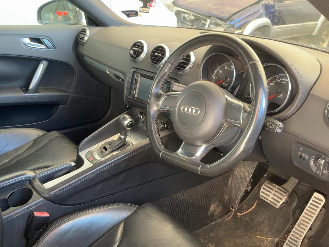 Photo '10' of Audi TT Coupe 3.2 Quaro Photo '10' of Audi TT Coupe 3.2 Quaro