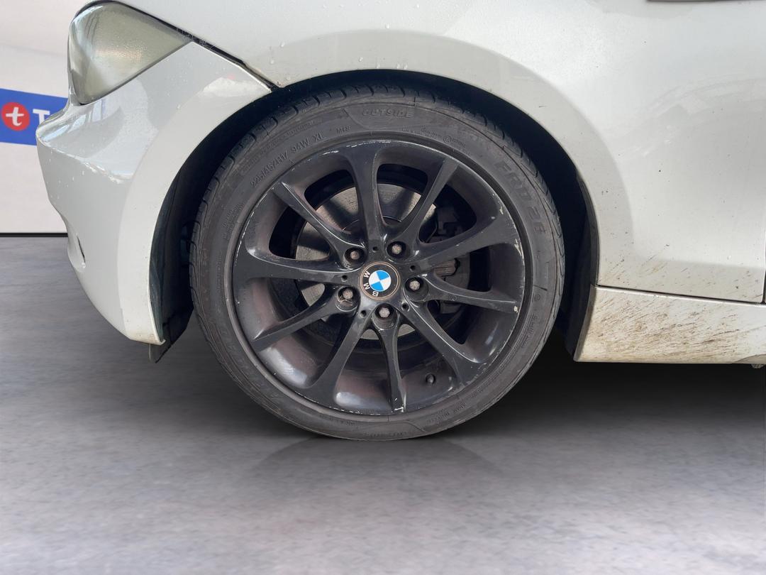 Photo '8' of BMW 1 Series 120I Photo '8' of BMW 1 Series 120I