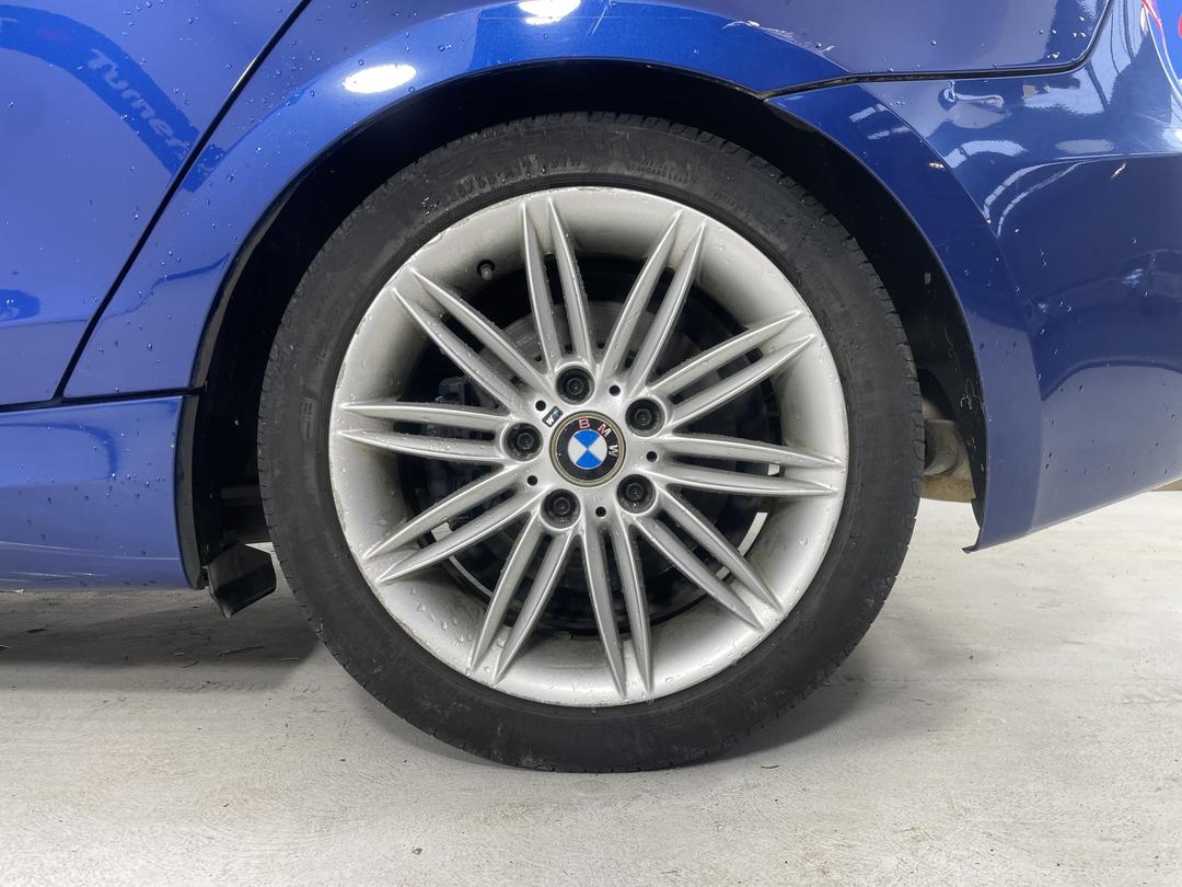 Photo '11' of BMW 130I