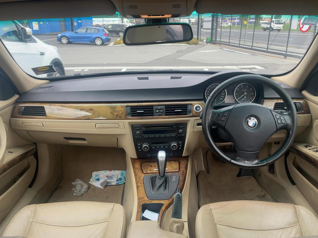 Photo '15' of BMW 3 Series 320I Photo '15' of BMW 3 Series 320I