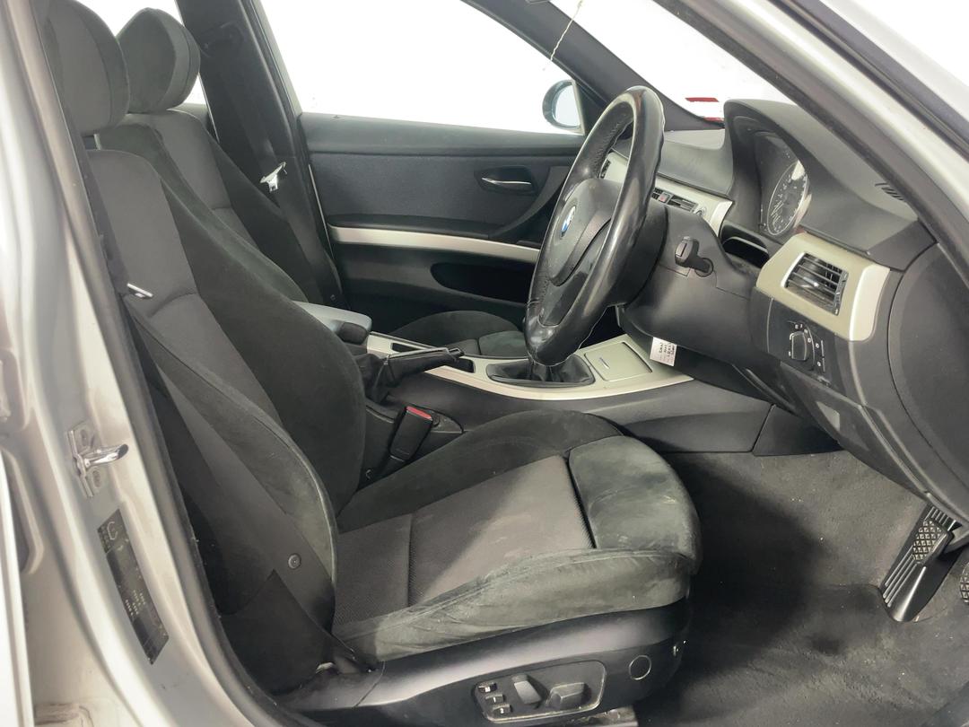 Photo '14' of BMW 3 Series 320I Photo '14' of BMW 3 Series 320I