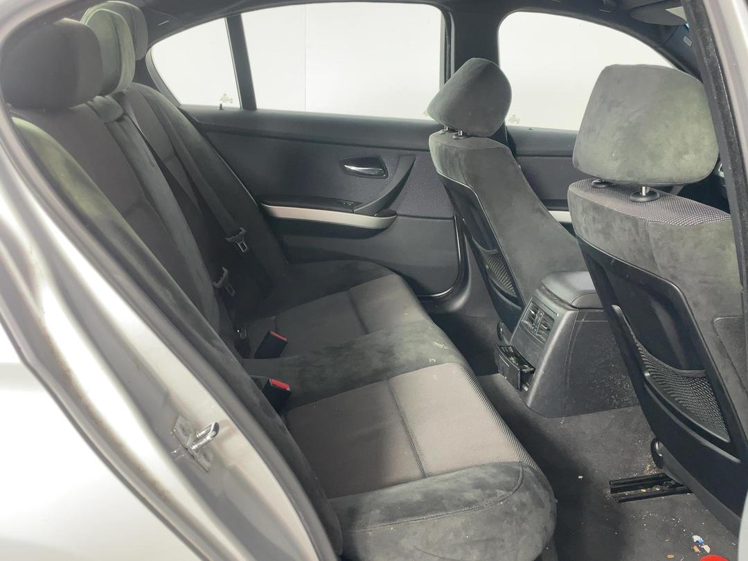Photo '17' of BMW 3 Series 320I Photo '17' of BMW 3 Series 320I