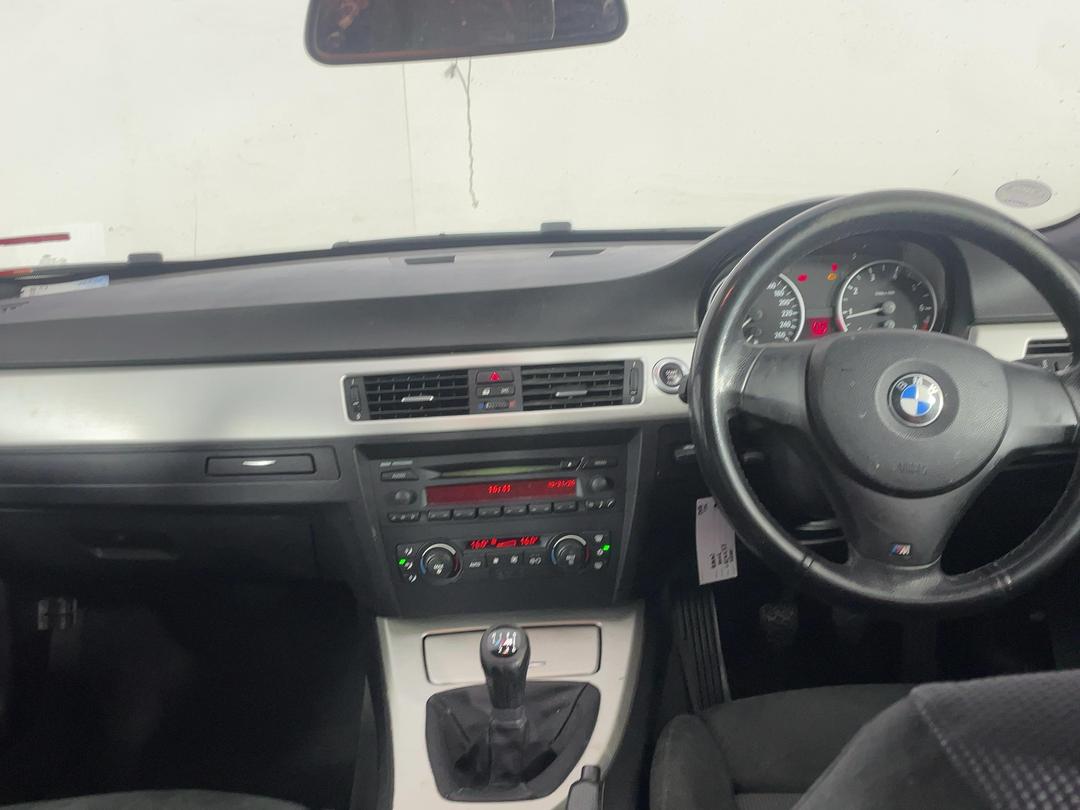 Photo '18' of BMW 3 Series 320I Photo '18' of BMW 3 Series 320I