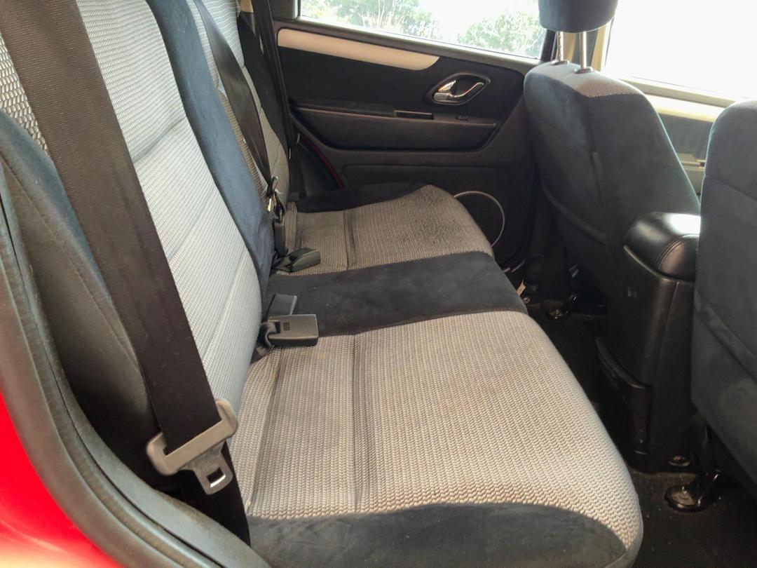 Photo '8' of Ford Escape