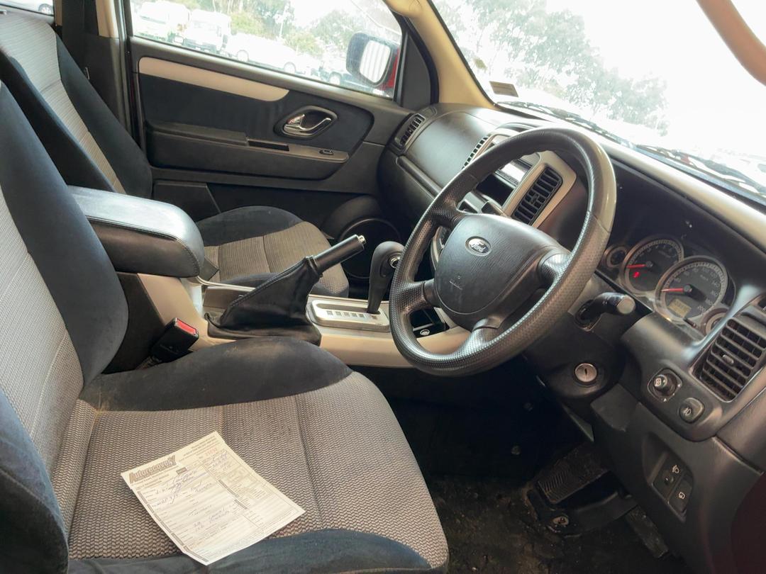 Photo '9' of Ford Escape