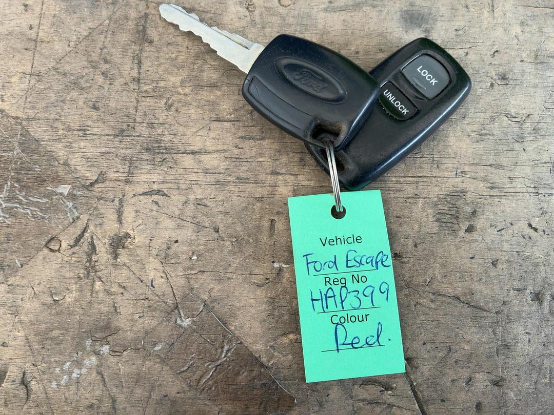 Photo '18' of Ford Escape