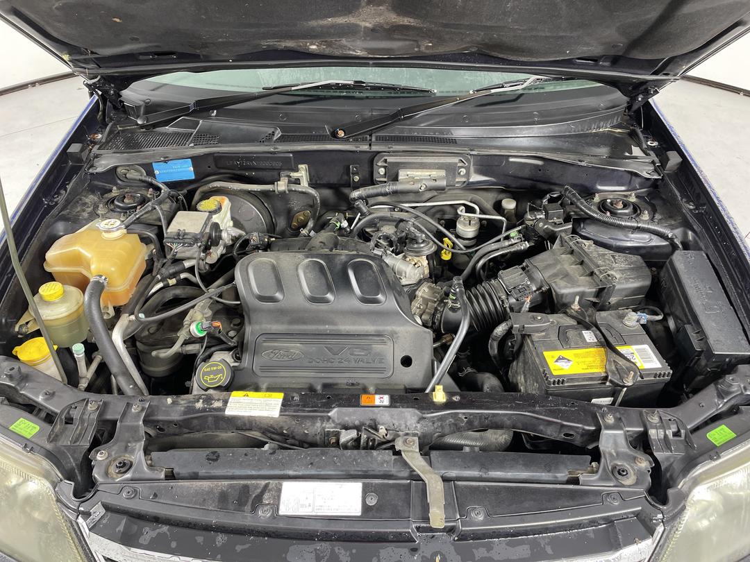 Photo '11' of Ford Escape XLT V6 Sport