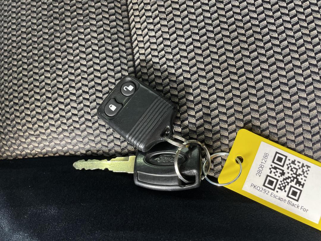 Photo '20' of Ford Escape XLT V6 Sport