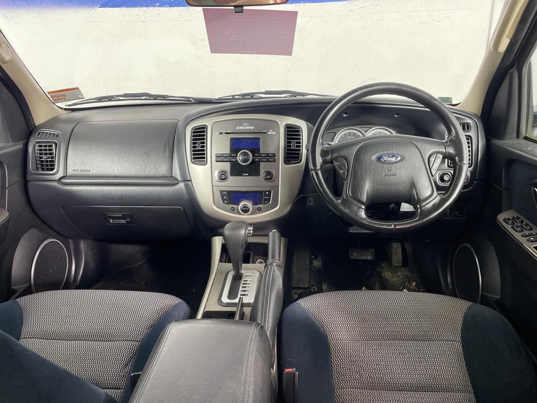 Photo '15' of Ford Escape XLT V6 Sport