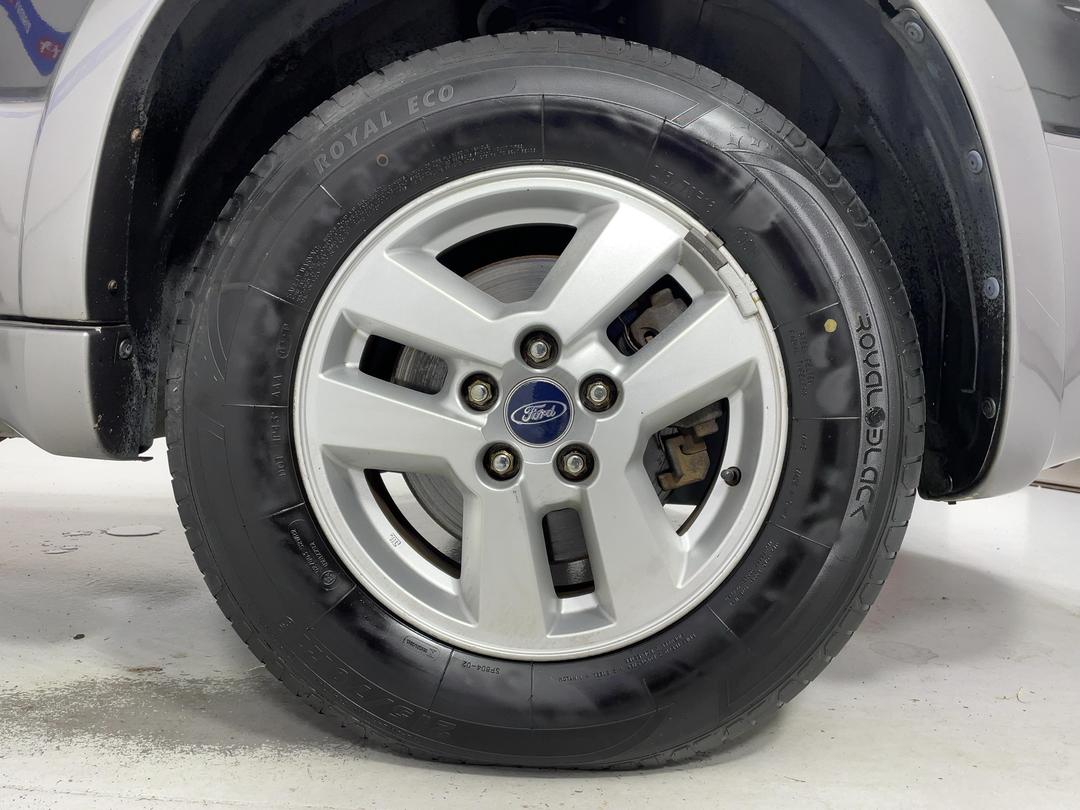 Photo '9' of Ford Escape