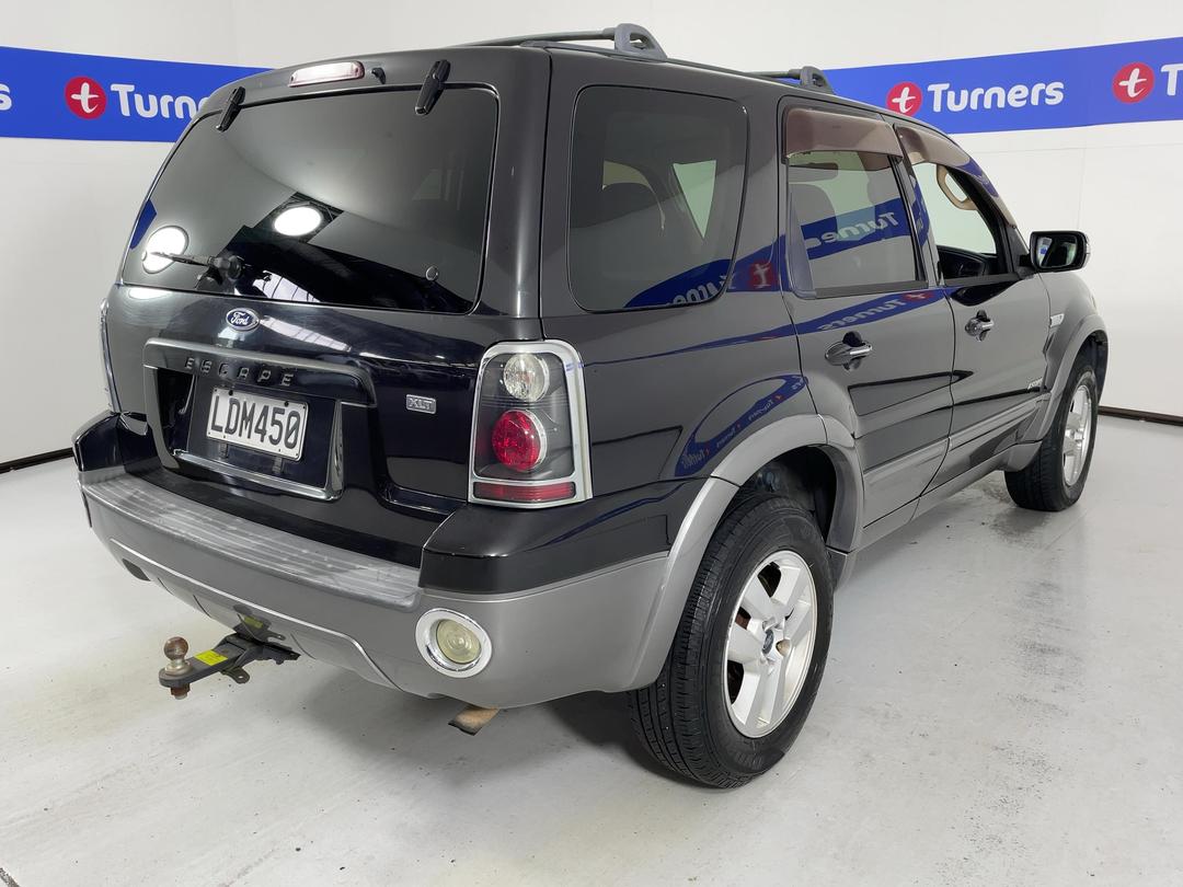 Photo '7' of Ford Escape