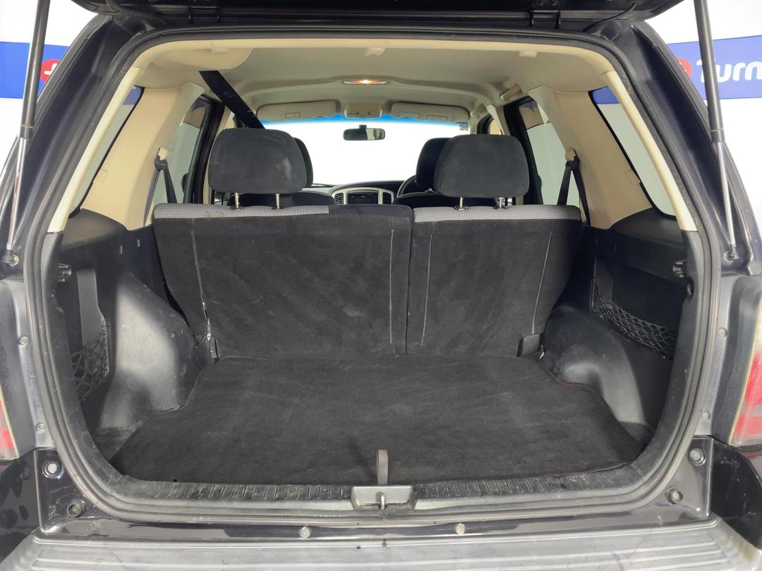 Photo '14' of Ford Escape