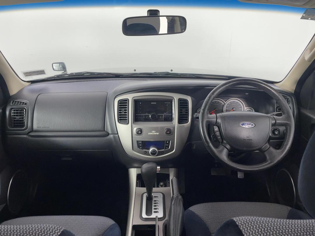 Photo '17' of Ford Escape