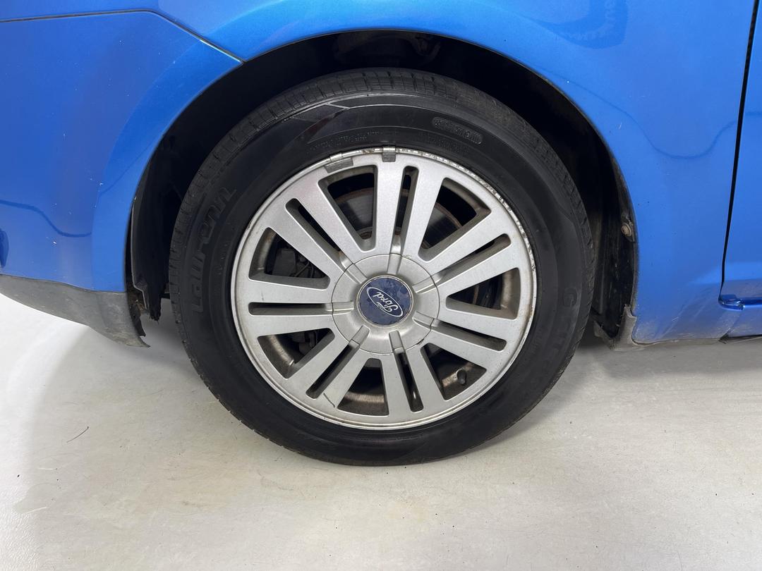 Photo '10' of Ford Focus