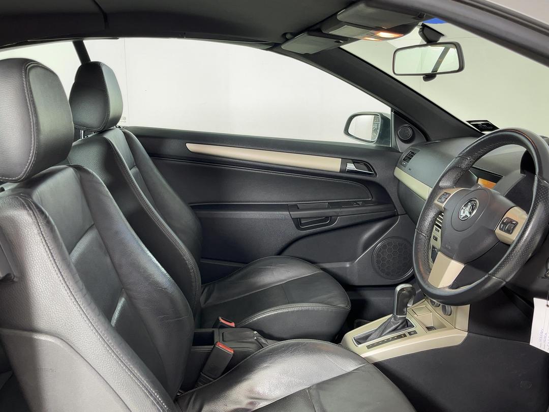 Photo '16' of Holden Astra