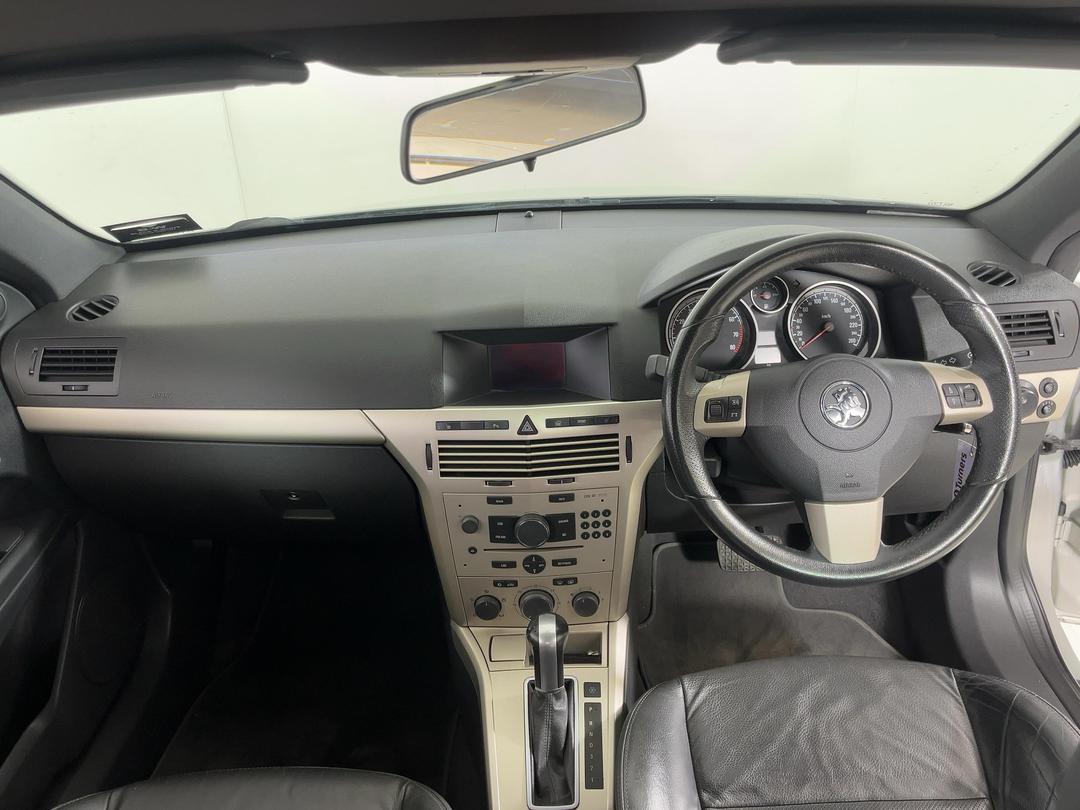 Photo '17' of Holden Astra