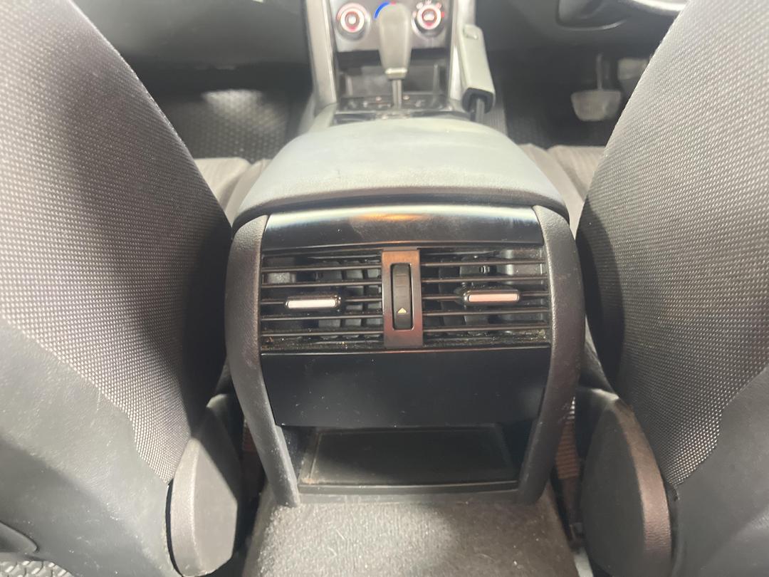 Photo '24' of Holden Commodore