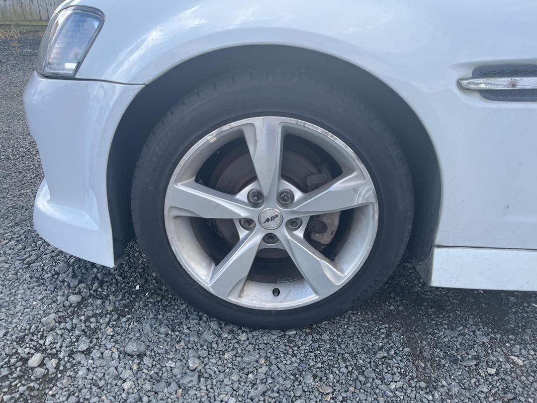 Photo '8' of Holden Commodore SV6