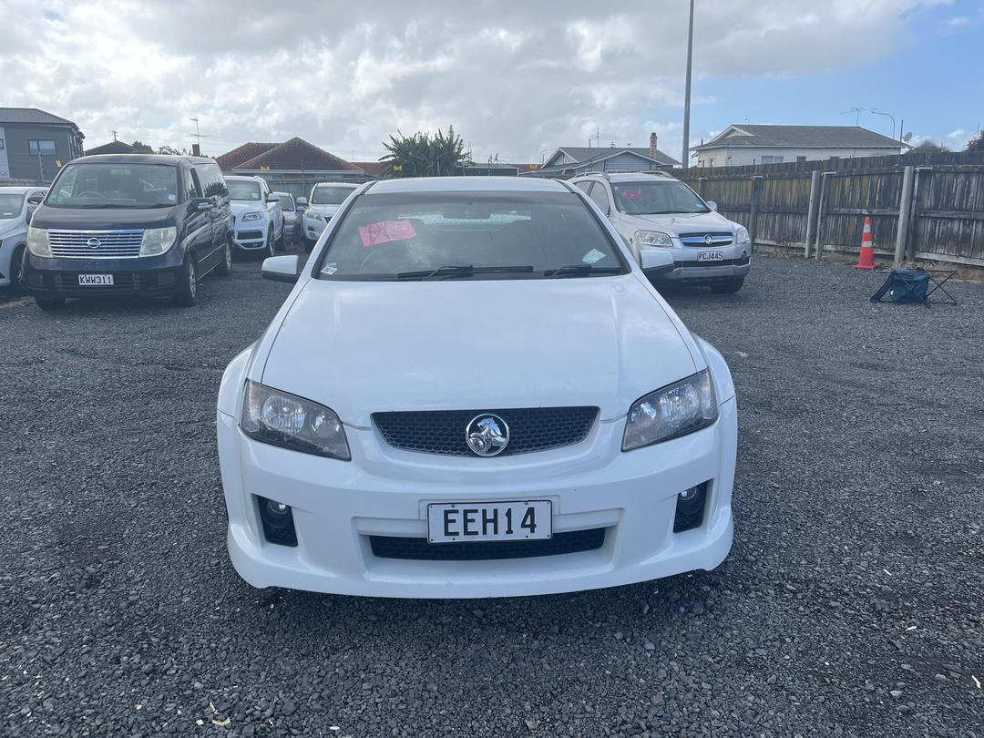 Photo '2' of Holden Commodore SV6