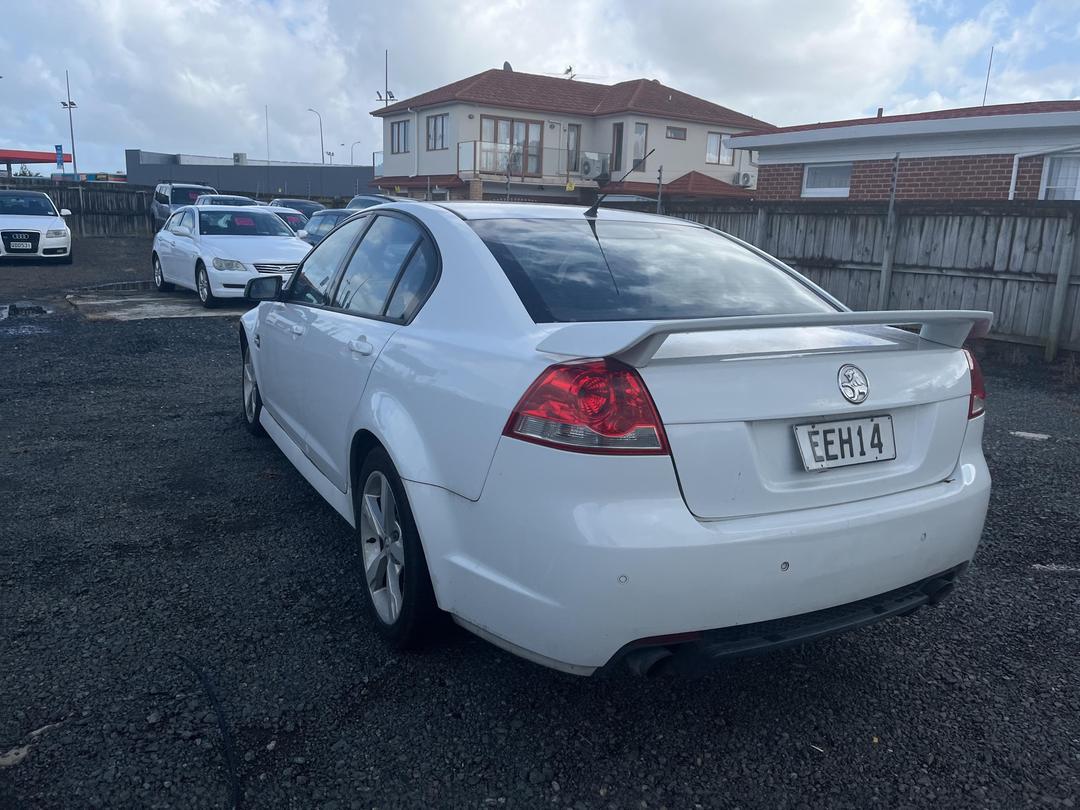 Photo '4' of Holden Commodore SV6