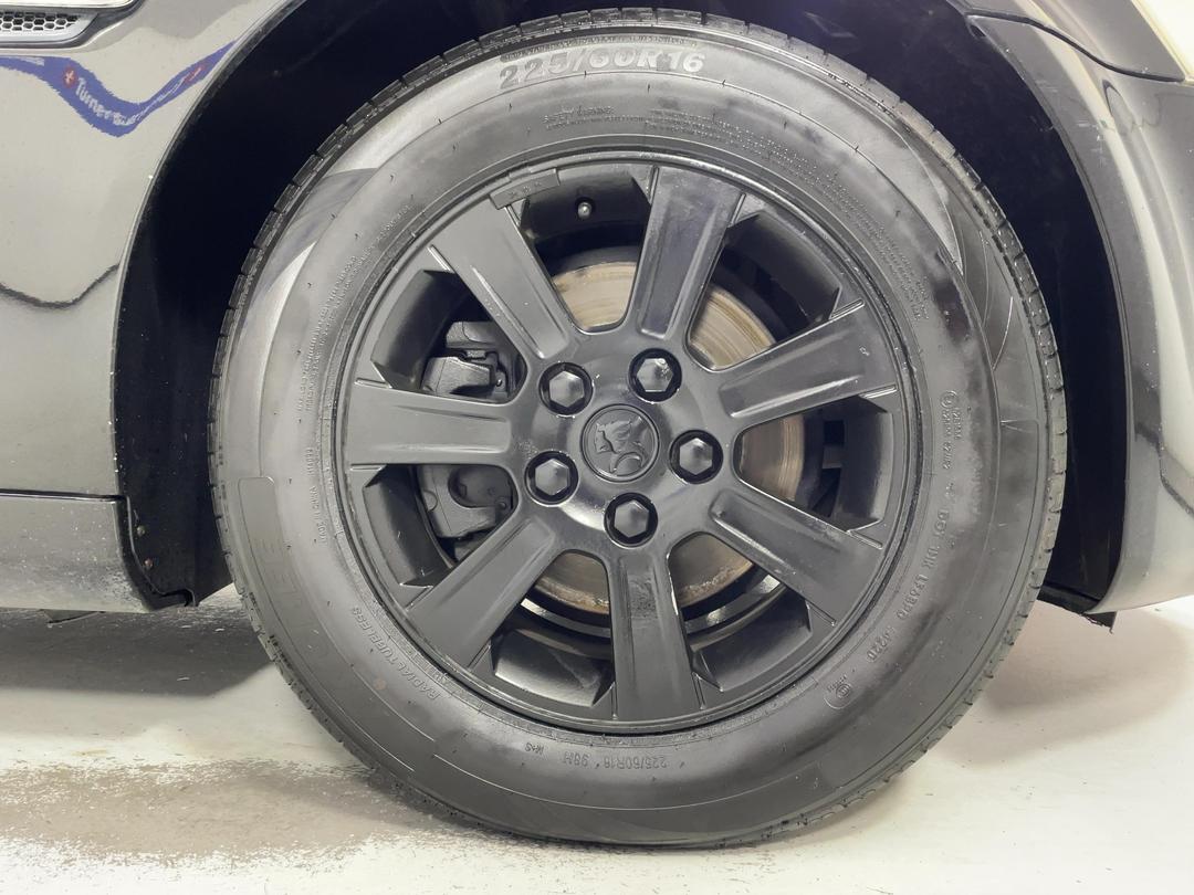 Photo '9' of Holden Commodore