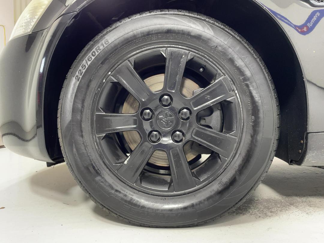 Photo '10' of Holden Commodore