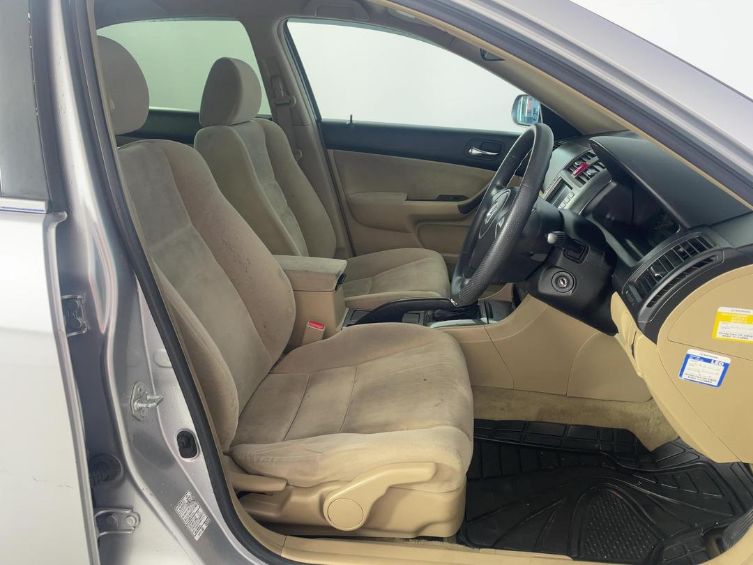 Photo '16' of Honda Accord