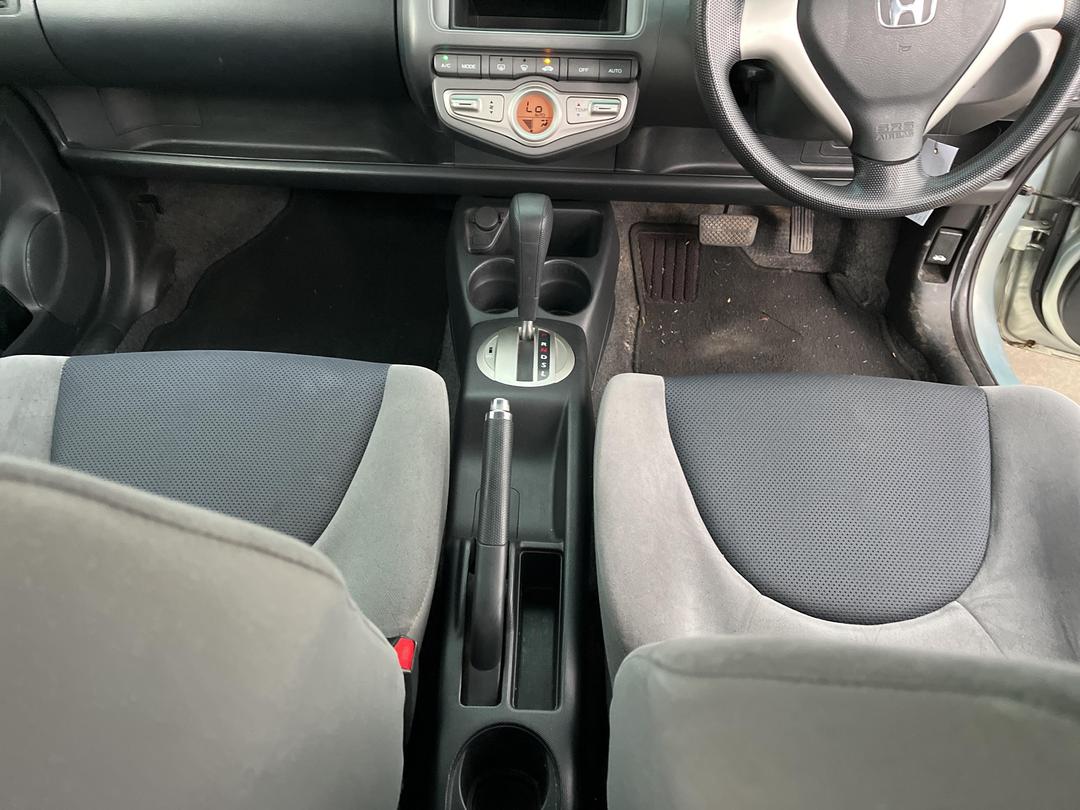 Photo '16' of Honda FIT