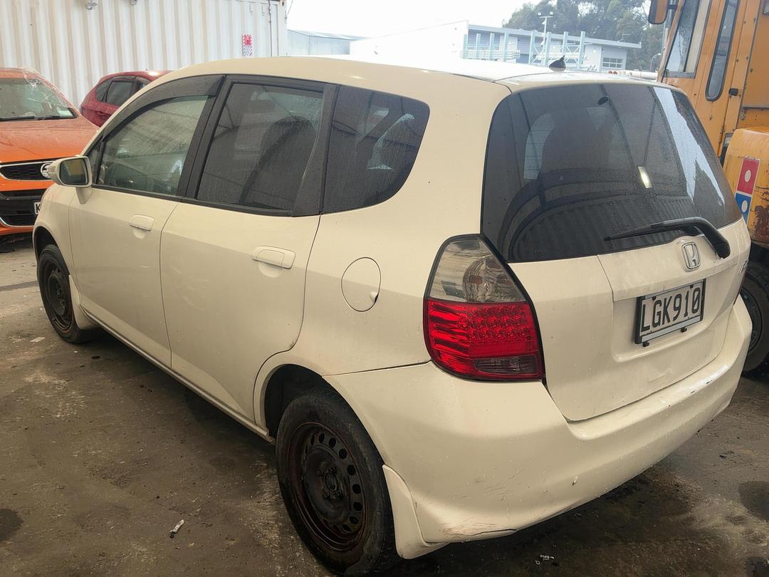 Photo '3' of Honda FIT Photo '3' of Honda FIT