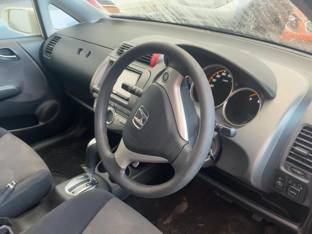 Photo '14' of Honda FIT Photo '14' of Honda FIT