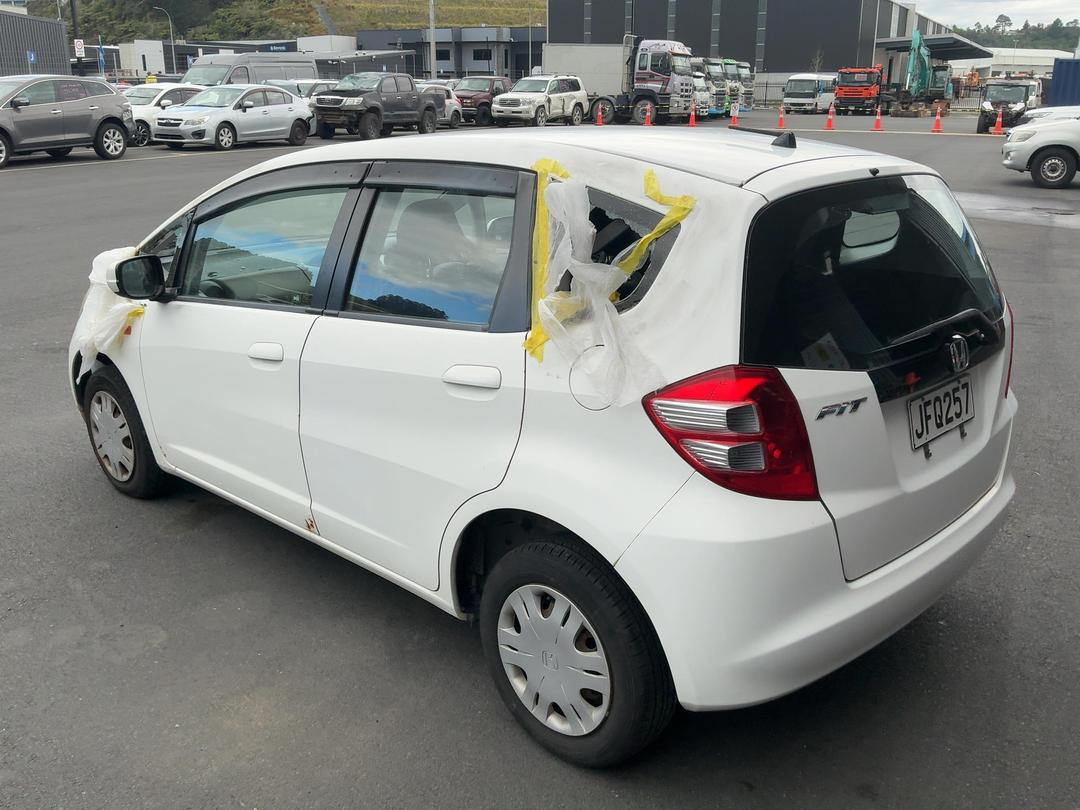 Photo '5' of Honda FIT Photo '5' of Honda FIT