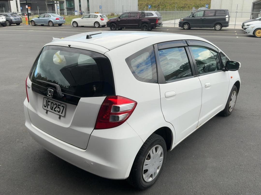 Photo '7' of Honda FIT Photo '7' of Honda FIT