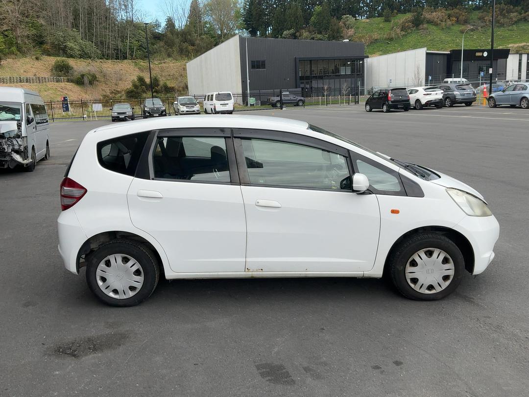 Photo '8' of Honda FIT Photo '8' of Honda FIT