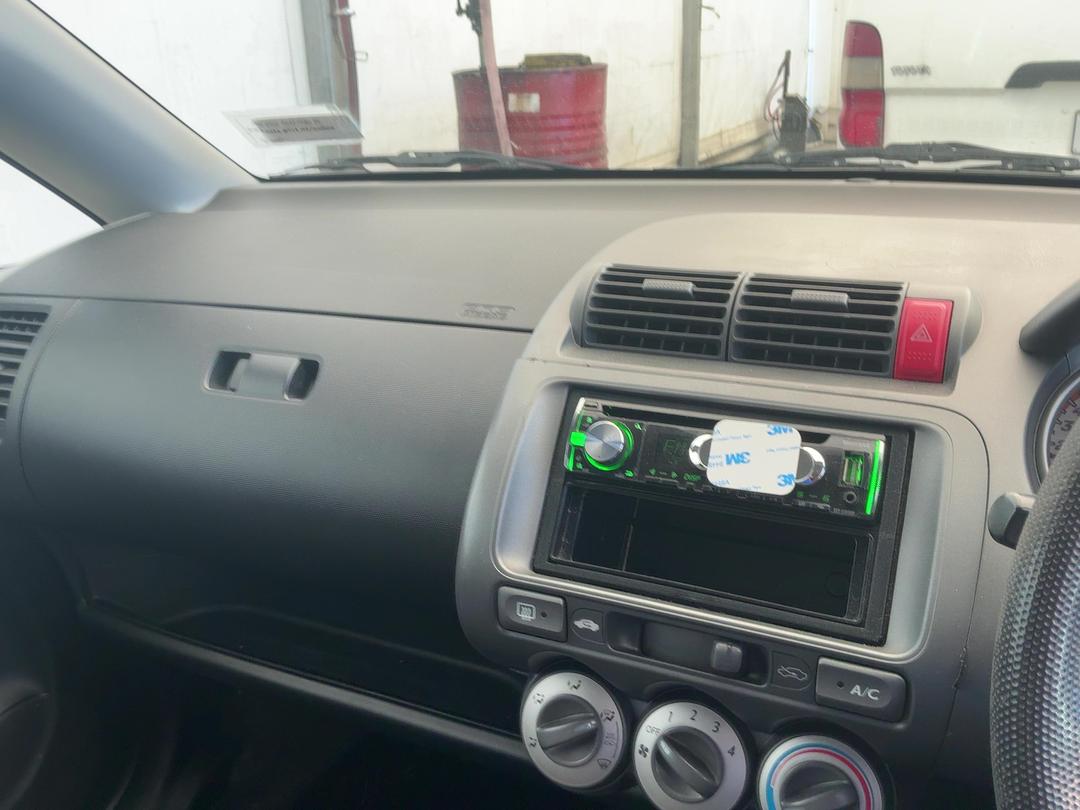 Photo '18' of Honda FIT Photo '18' of Honda FIT