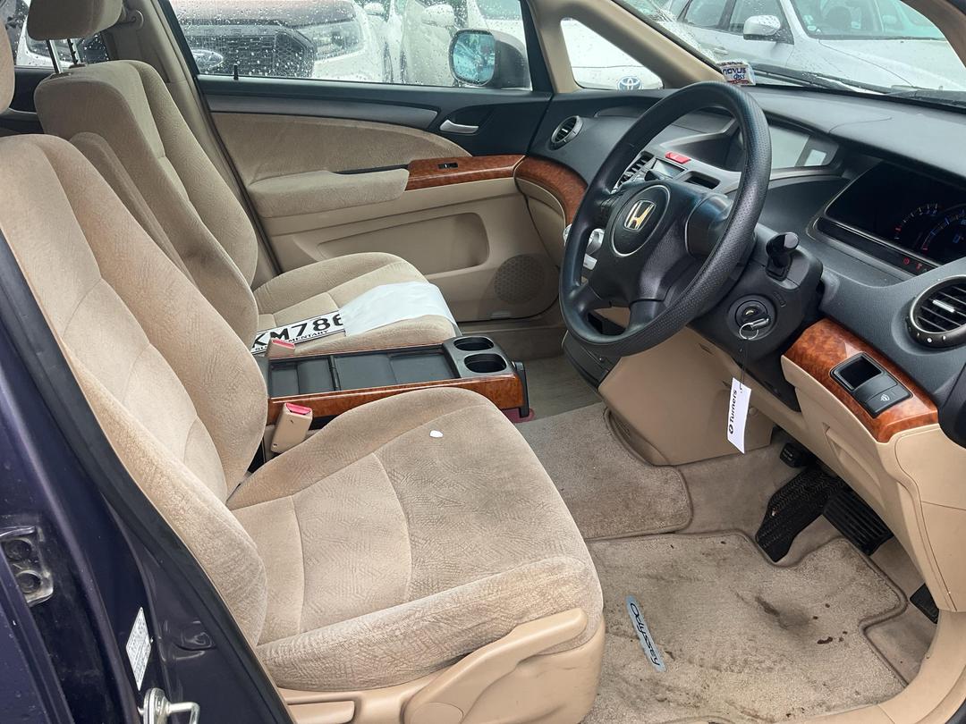 Photo '8' of Honda Odyssey