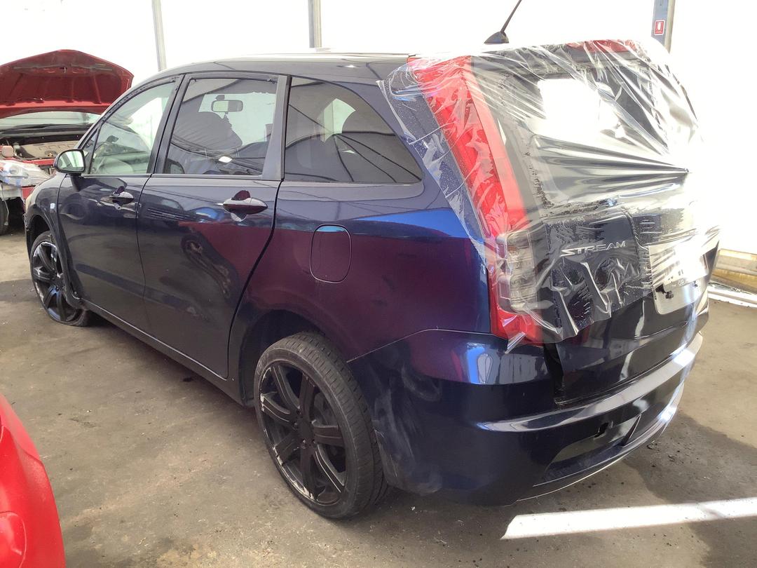 Photo '8' of Honda Stream