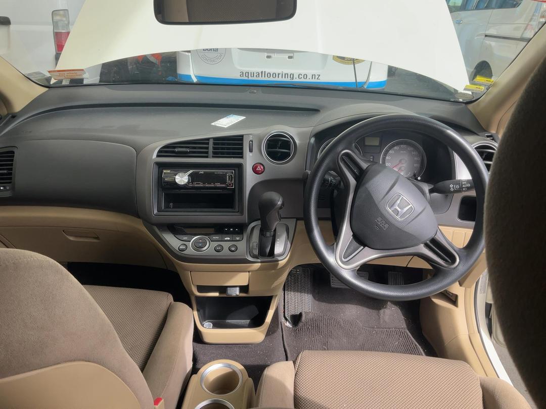 Photo '20' of Honda Stream