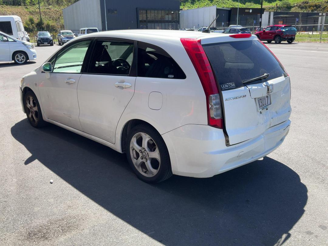 Photo '6' of Honda Stream Photo '6' of Honda Stream