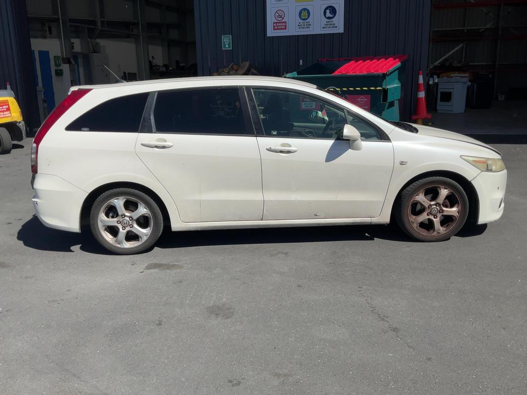 Photo '9' of Honda Stream Photo '9' of Honda Stream